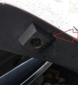 2x Kofferraum Anschlag für Mercedes W124 Anschlagpuffer Heckklappe + Schrauben